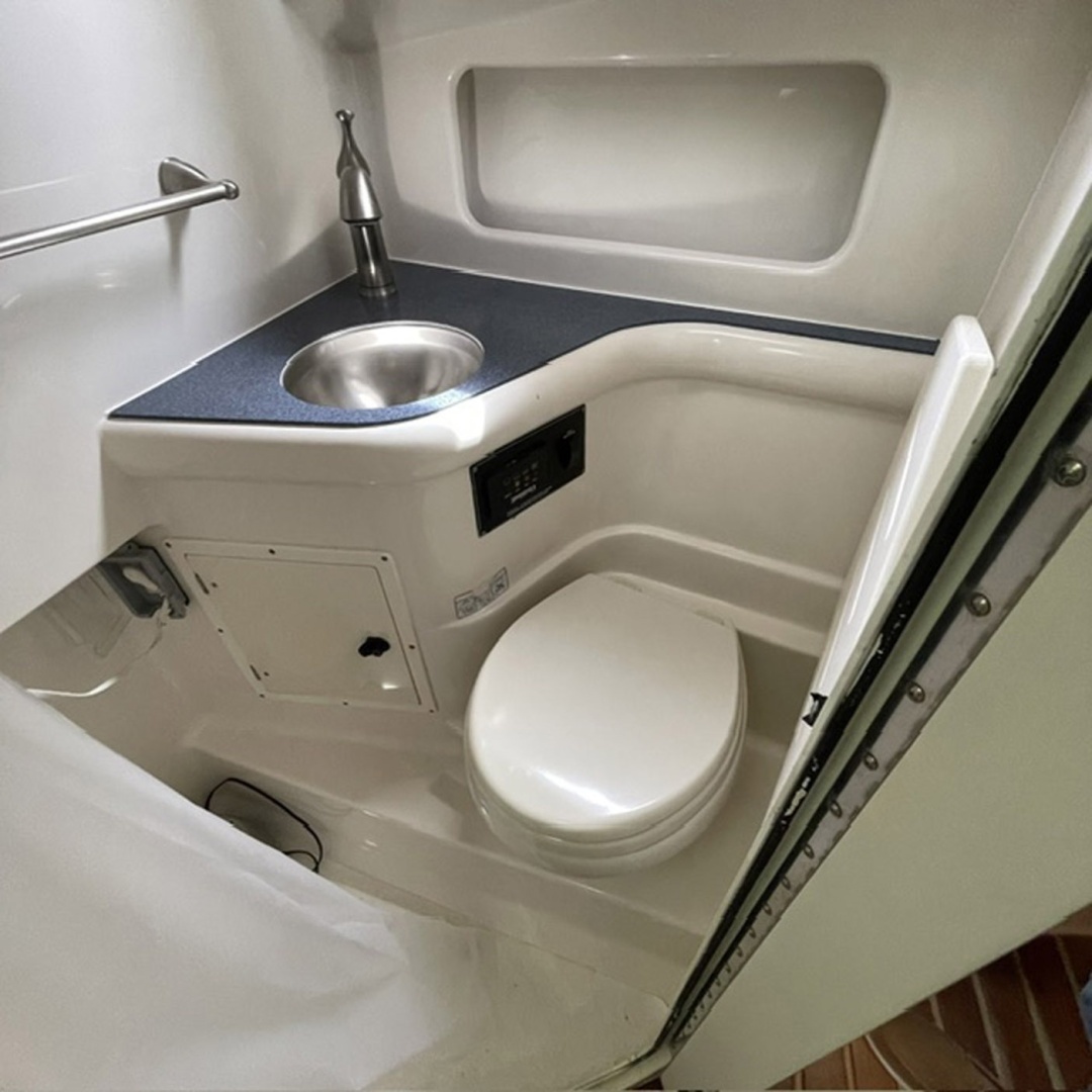 33ft Pursuit Yacht For Sale