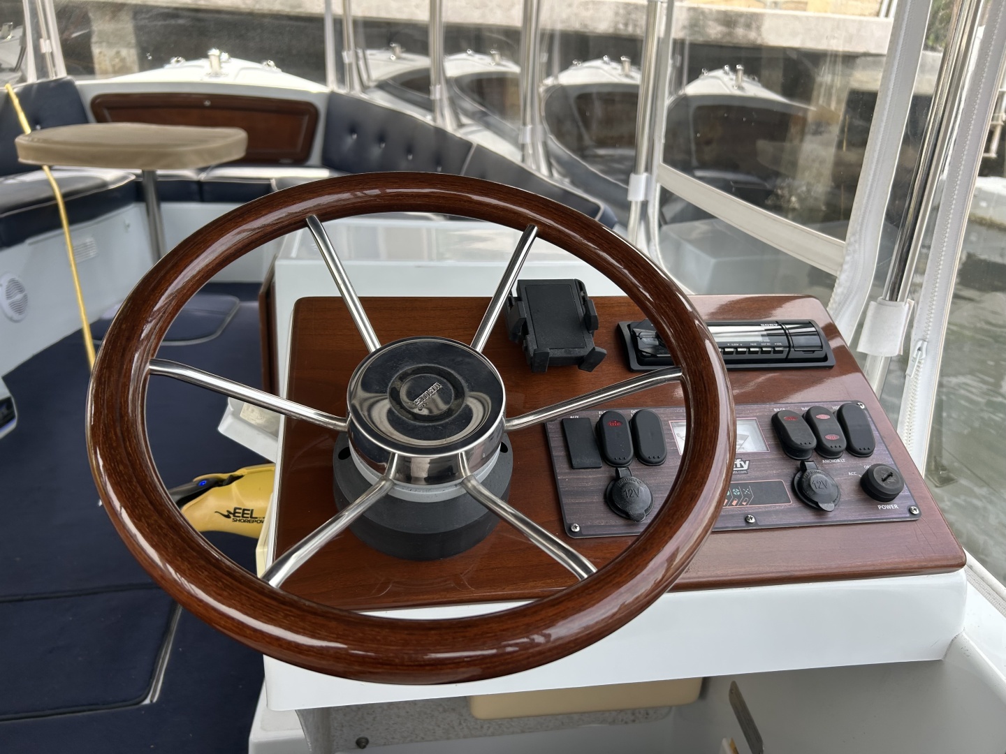 22ft Duffy Yacht For Sale