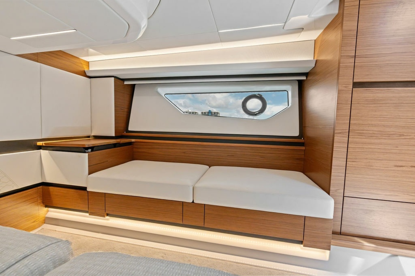 2024 Tiara Yachts 48 LE