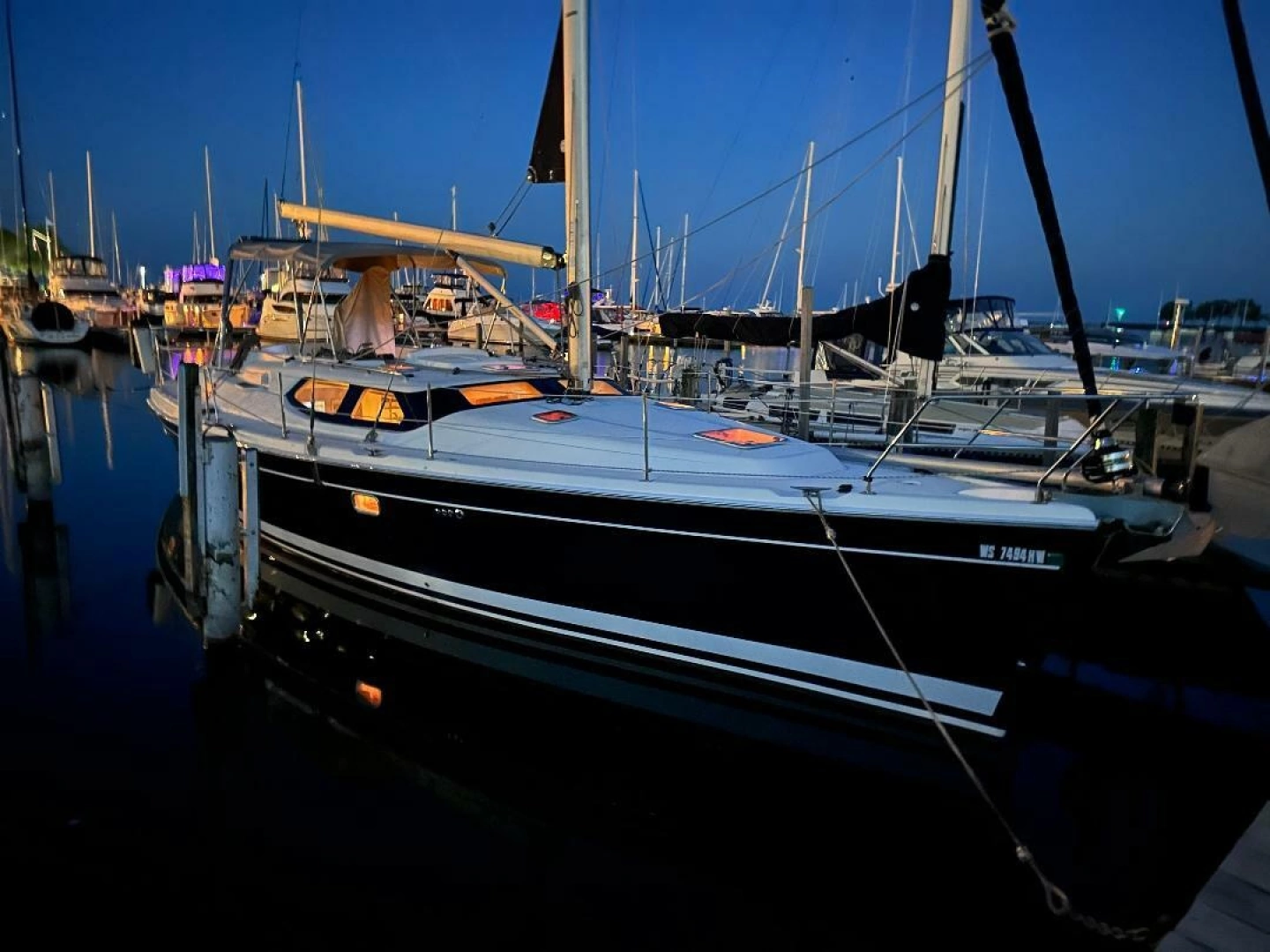 2006 Hunter sloop, photo 1 of 4