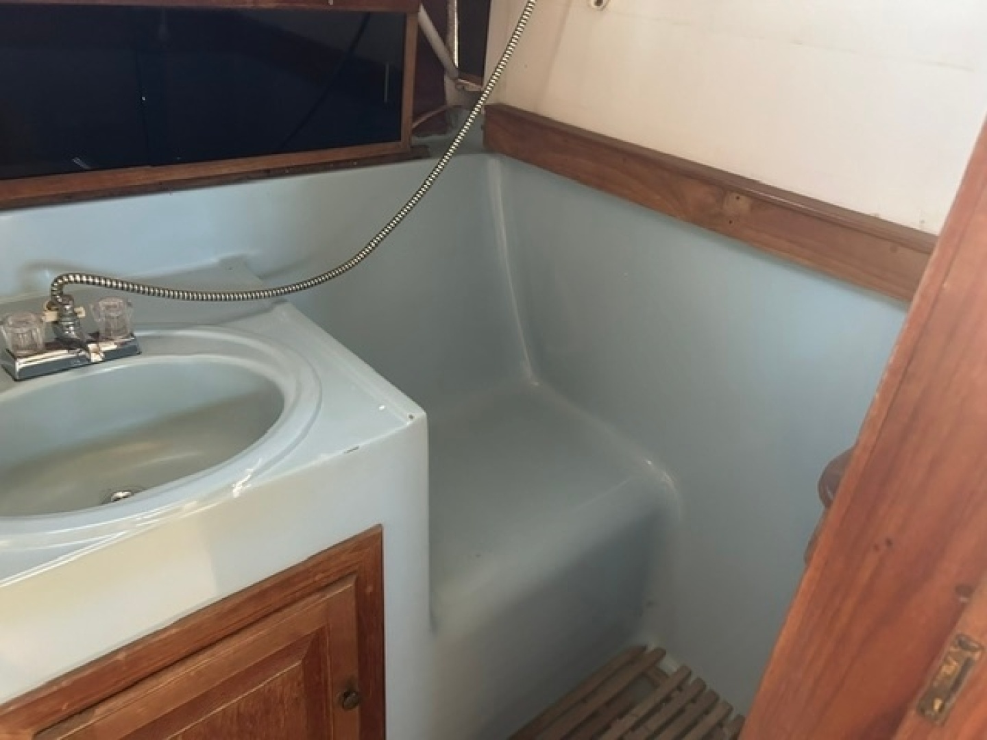 Wondrous 34ft Mainship Yacht For Sale