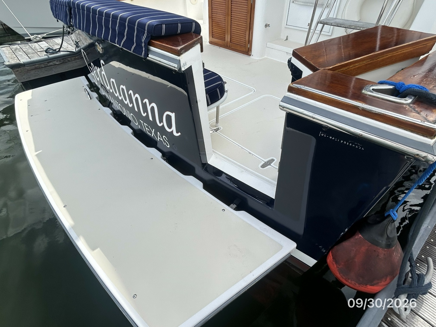 42' Sabre swimplatform