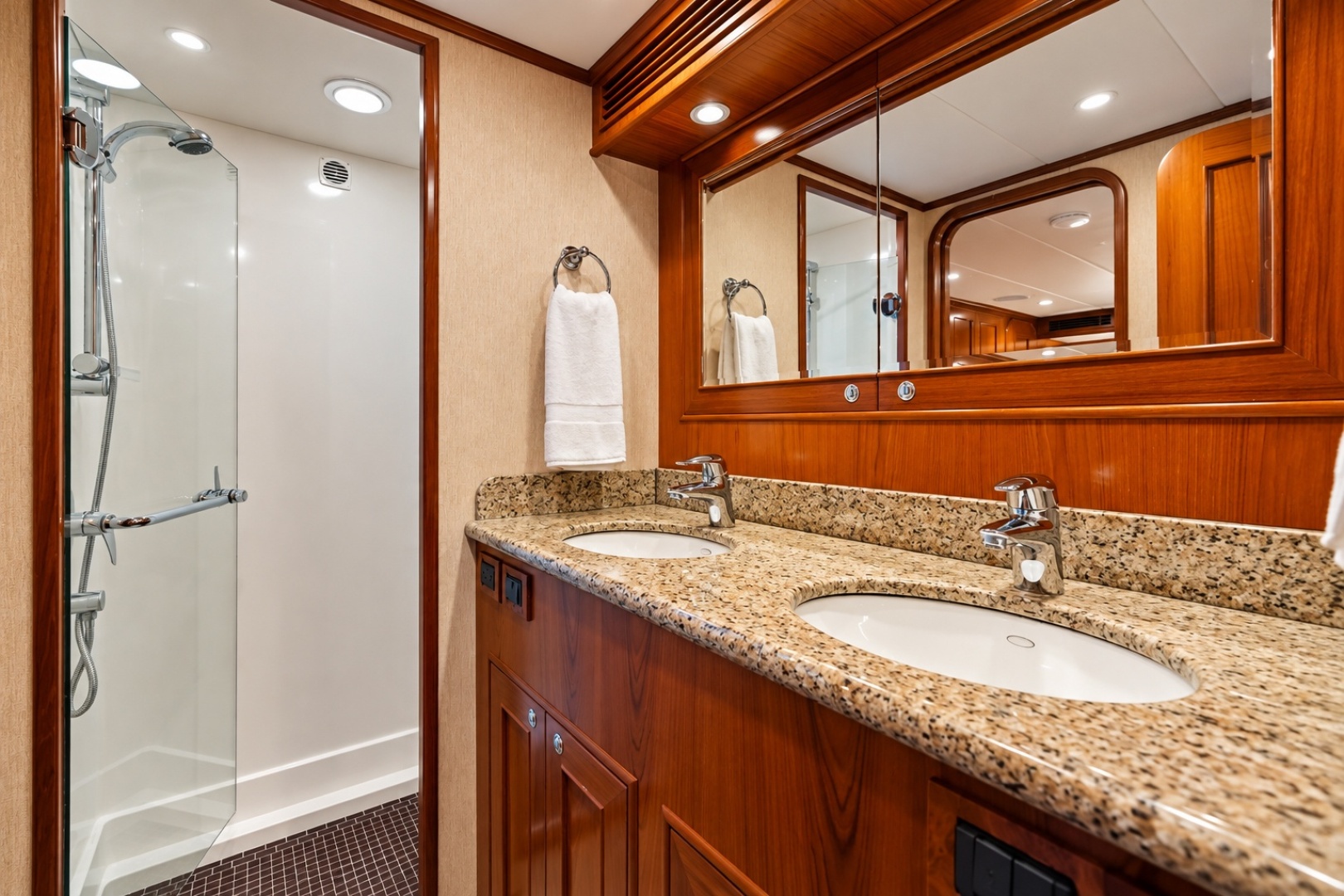NAMY 65ft Outer Reef Yachts Yacht For Sale NAMY 65ft Outer Reef Yachts Yacht For Sale