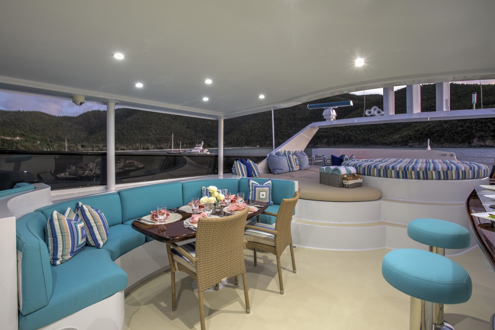 WINNING HAND 120ft Broward Yacht For Sale