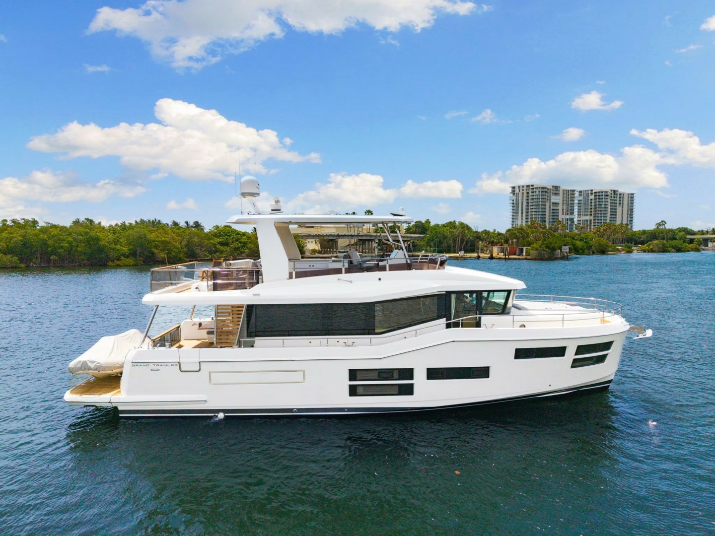 2022 Beneteau Grand Trawler 62