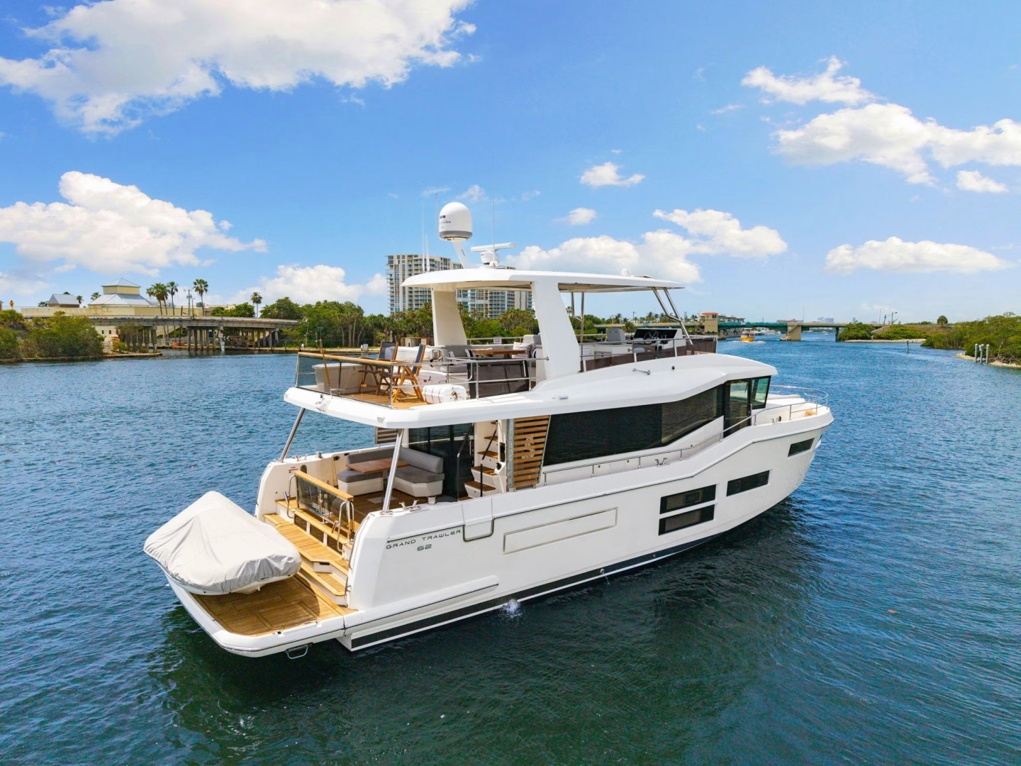 2022 Beneteau Grand Trawler 62