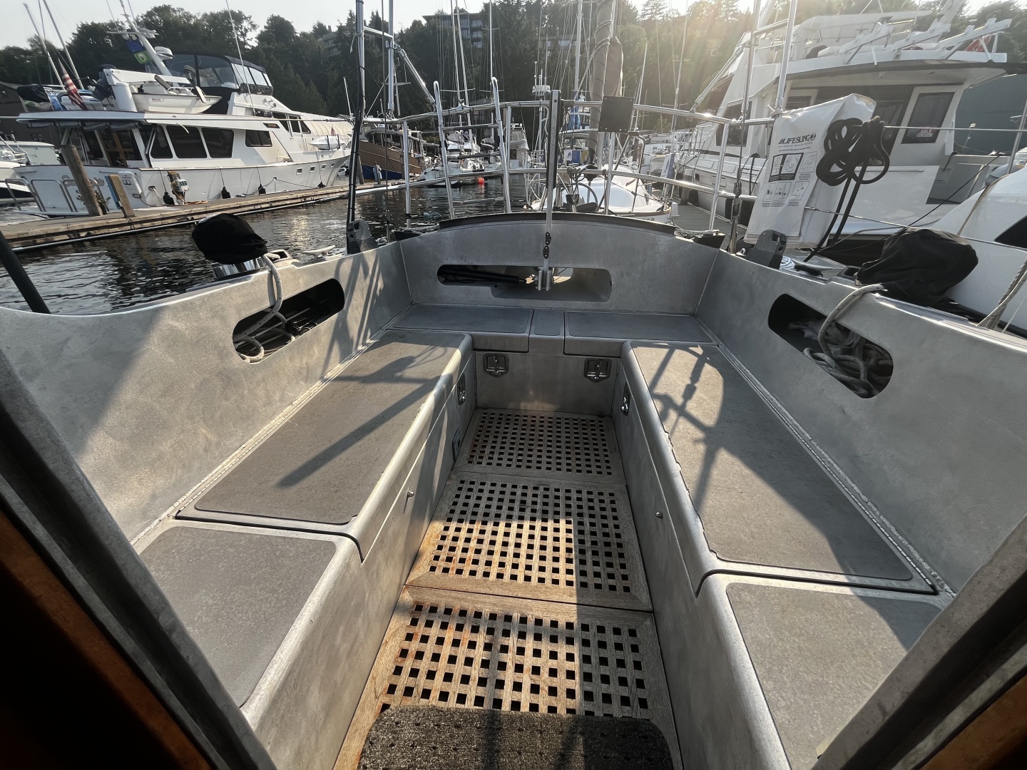 PATINA 35ft Brewer Yacht For Sale PATINA 35ft Brewer Yacht For Sale