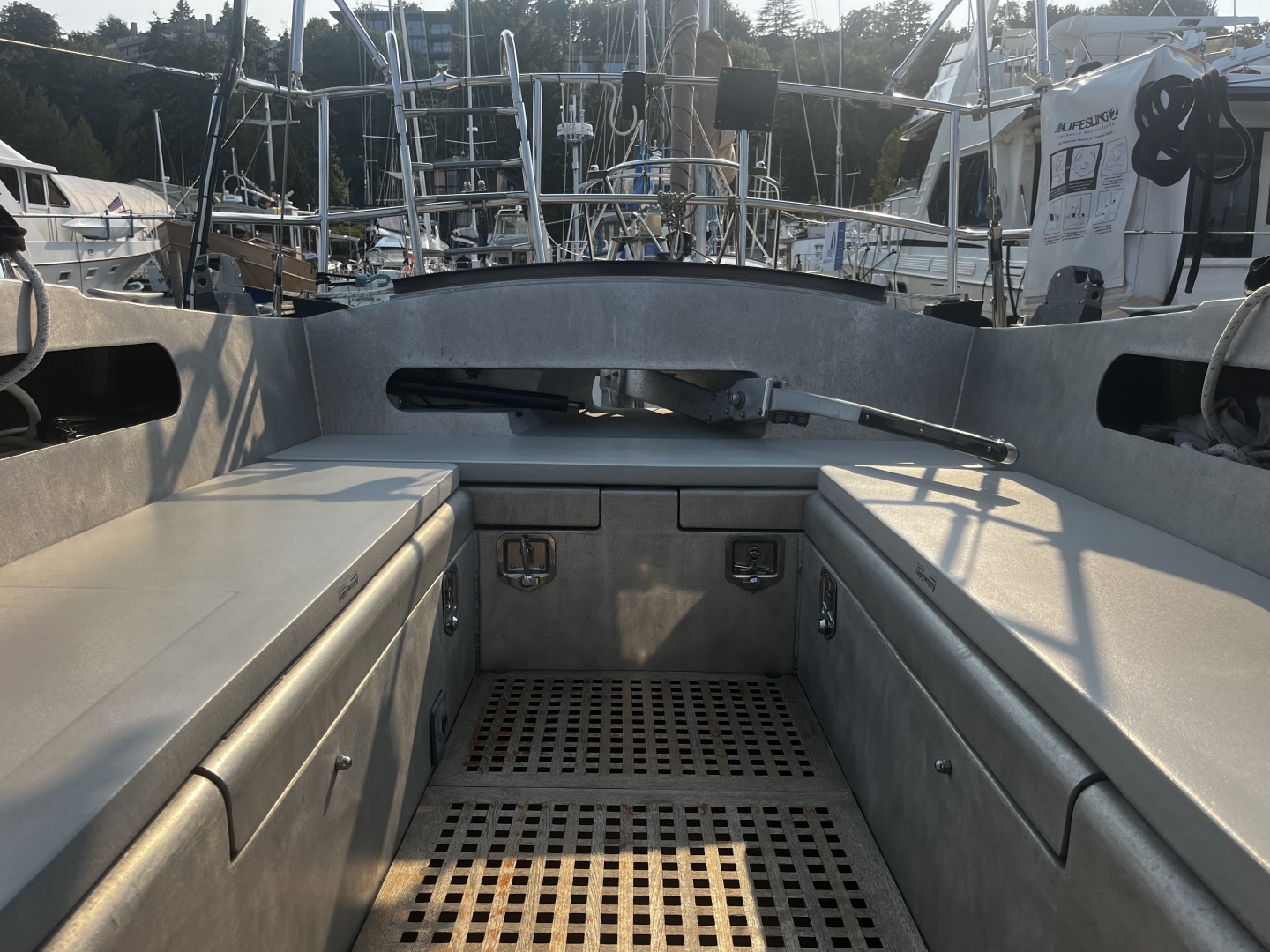 PATINA 35ft Brewer Yacht For Sale PATINA 35ft Brewer Yacht For Sale