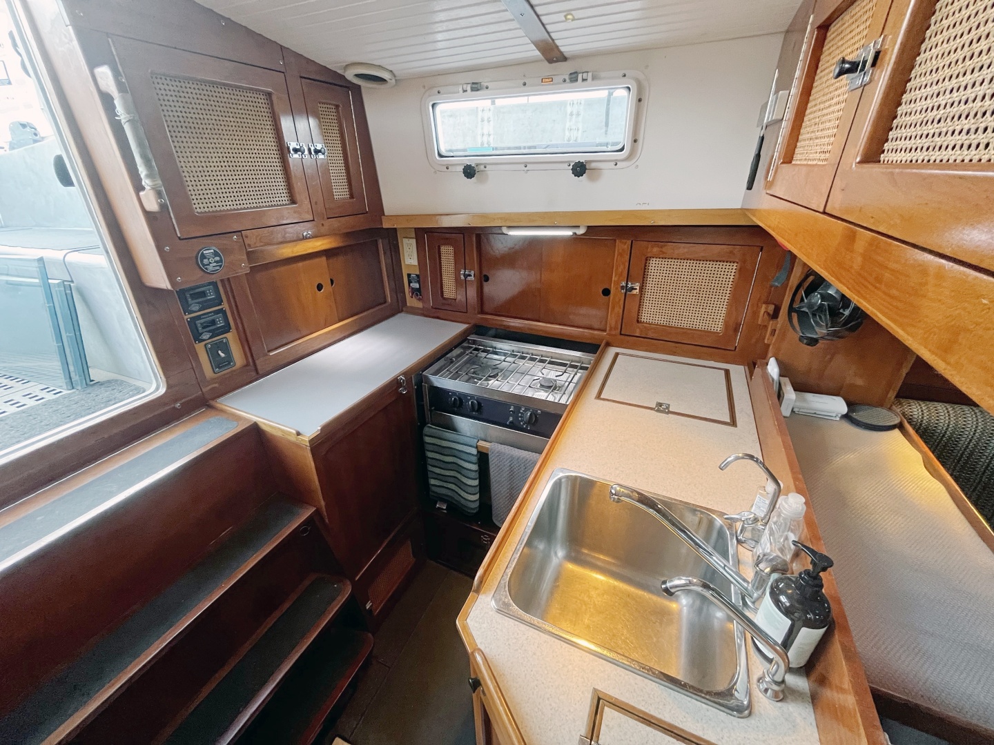 PATINA 35ft Brewer Yacht For Sale PATINA 35ft Brewer Yacht For Sale