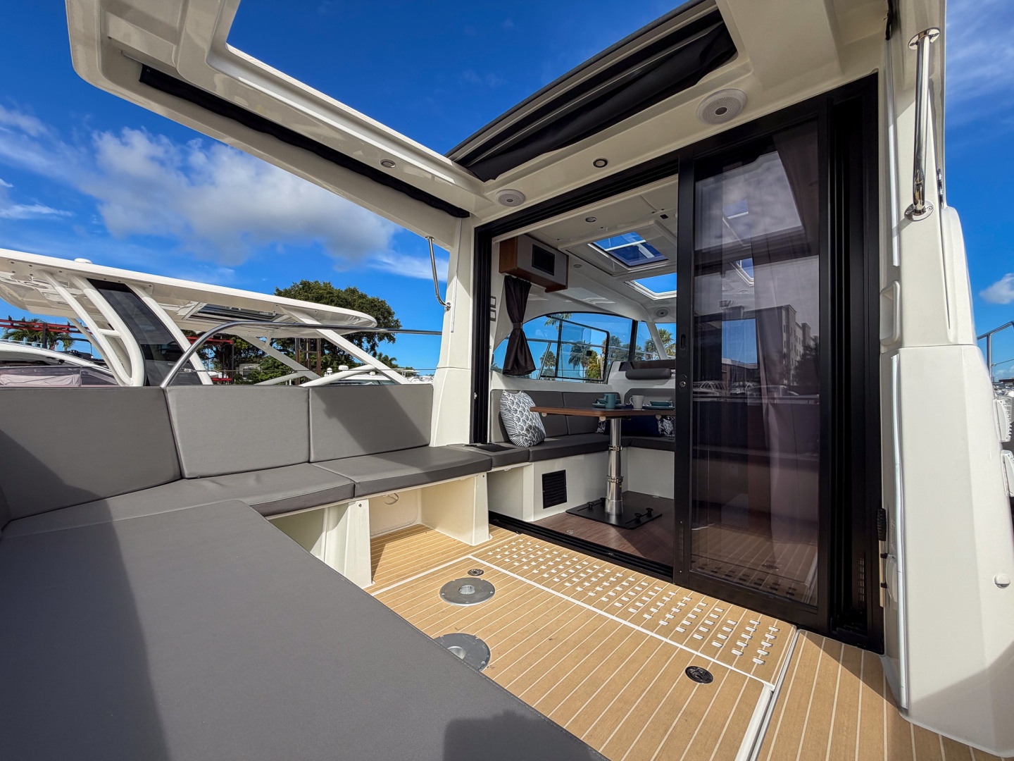 2024 Beneteau Antares 11 Coupe