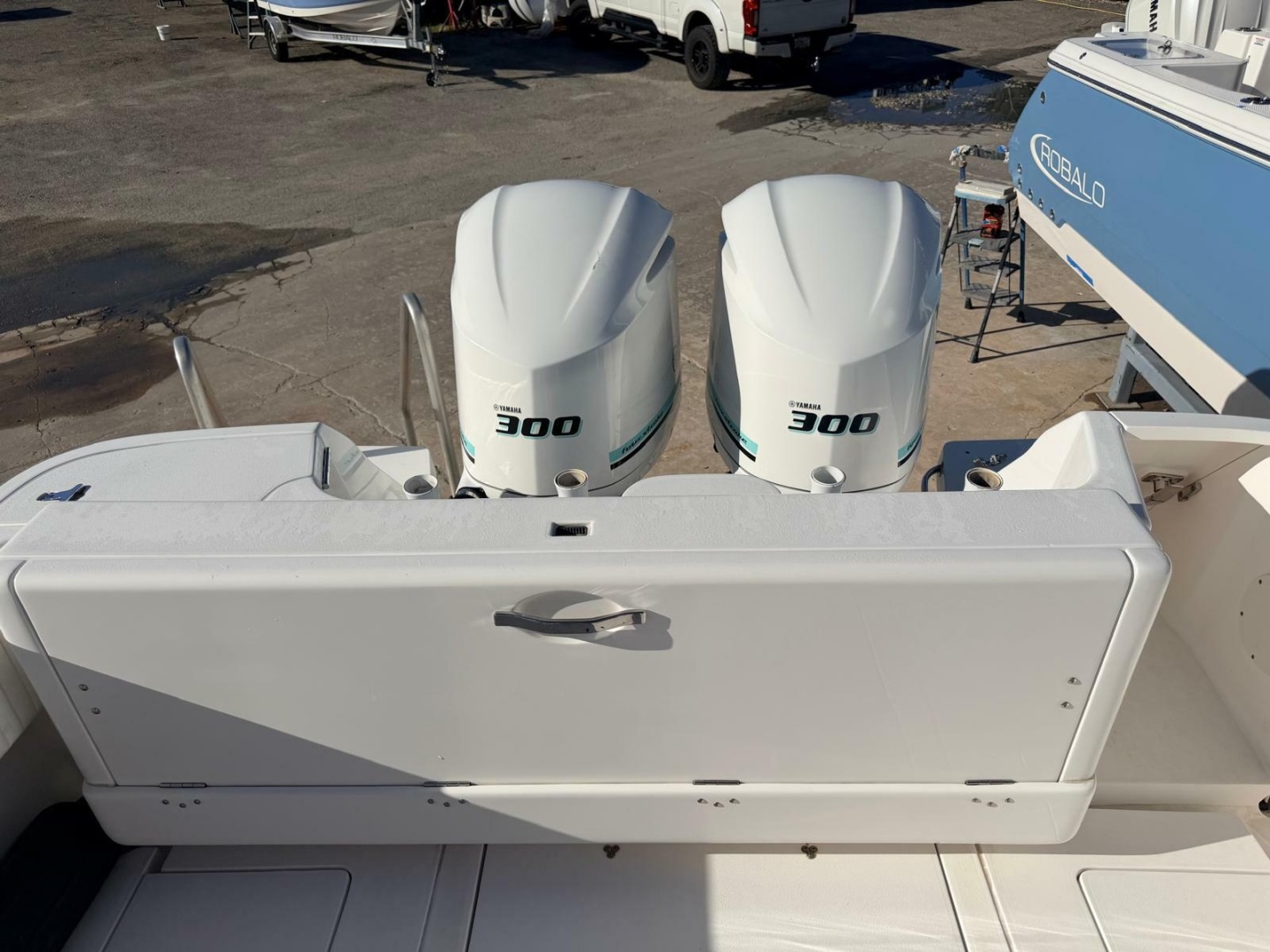 2017 Intrepid 327 Center Console for sale in Pompano Beach FL - twin Yamaha F300 outboards and transom door with live well hatch