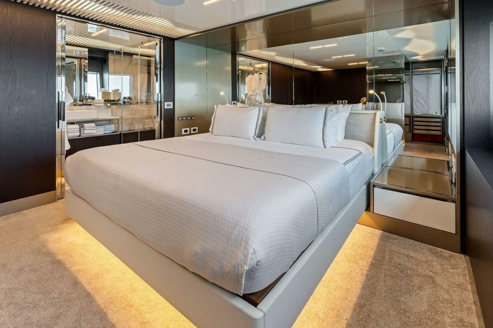 2022 Ferretti Yachts 850 Motoryacht
