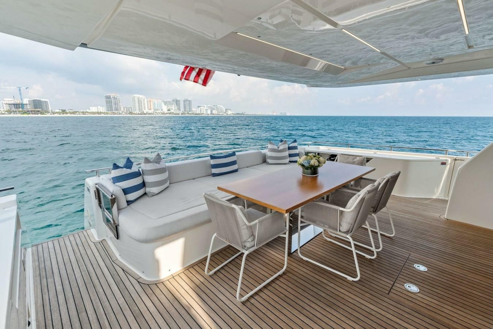 THE BRASS RING 85ft Ferretti Yachts Yacht For Sale