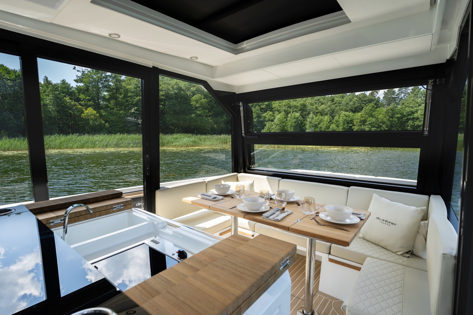 2027 De Antonio D36 Cabin