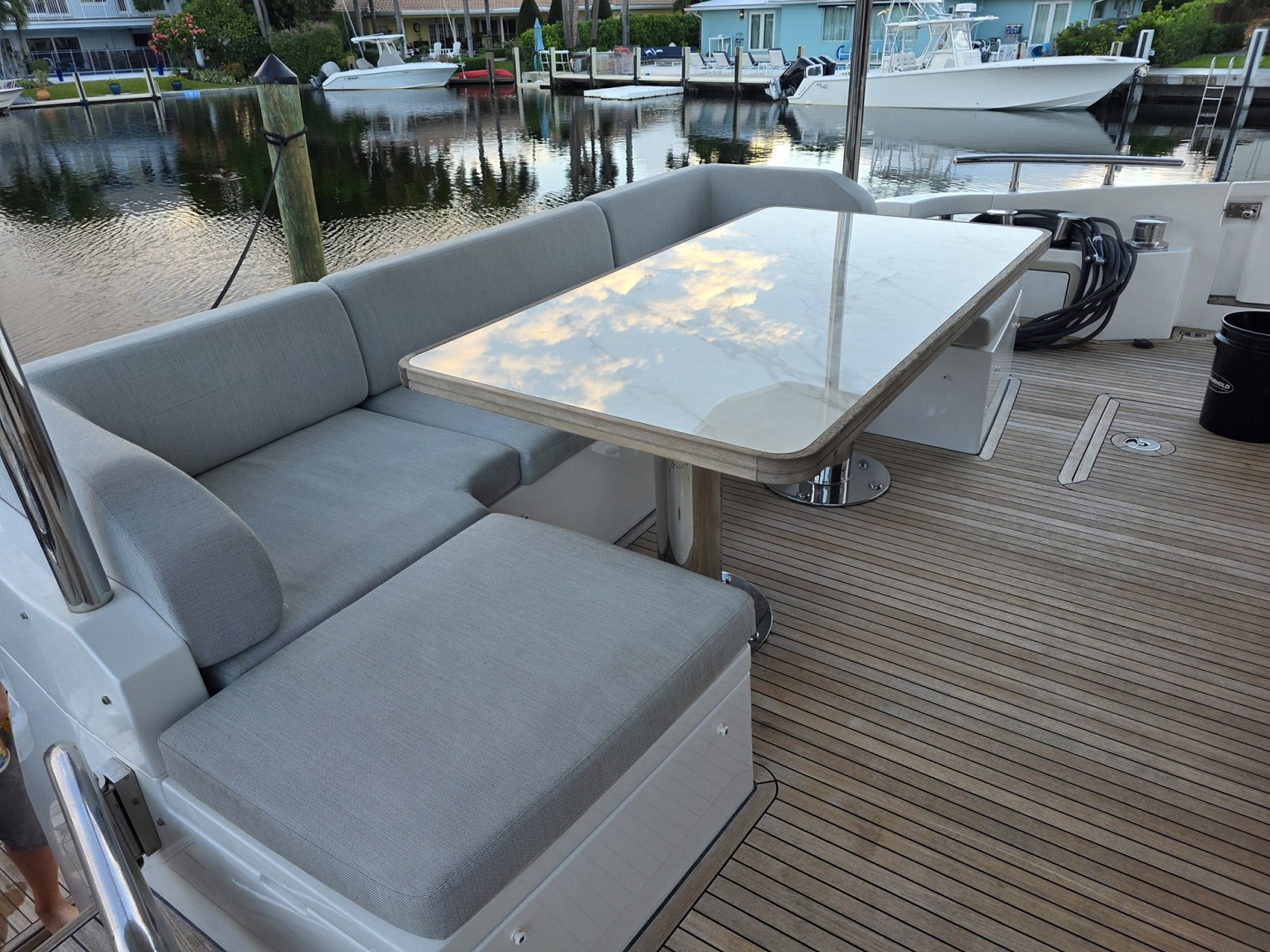 Ciao Bella 72ft Azimut Yacht For Sale