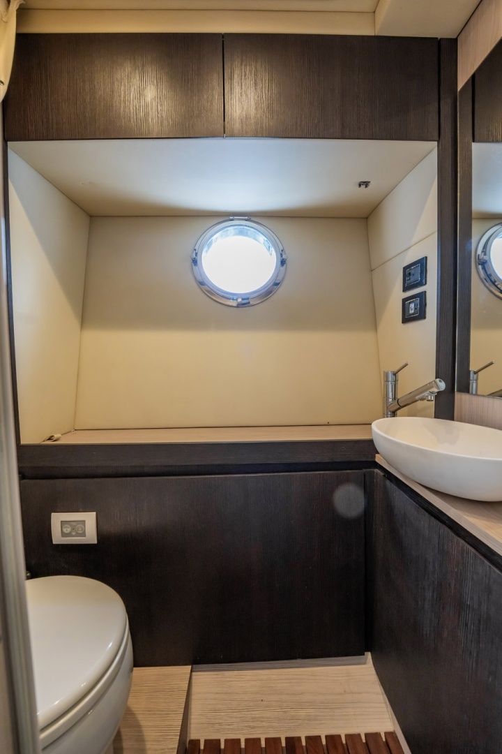 Ciao Bella 72ft Azimut Yacht For Sale