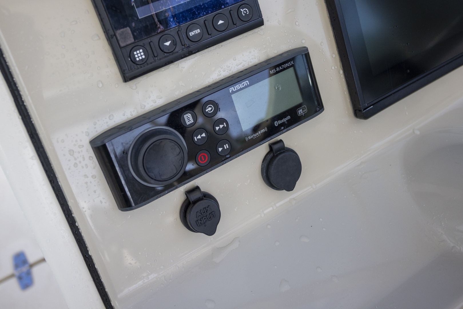 2019 Boston Whaler 270 Vantage