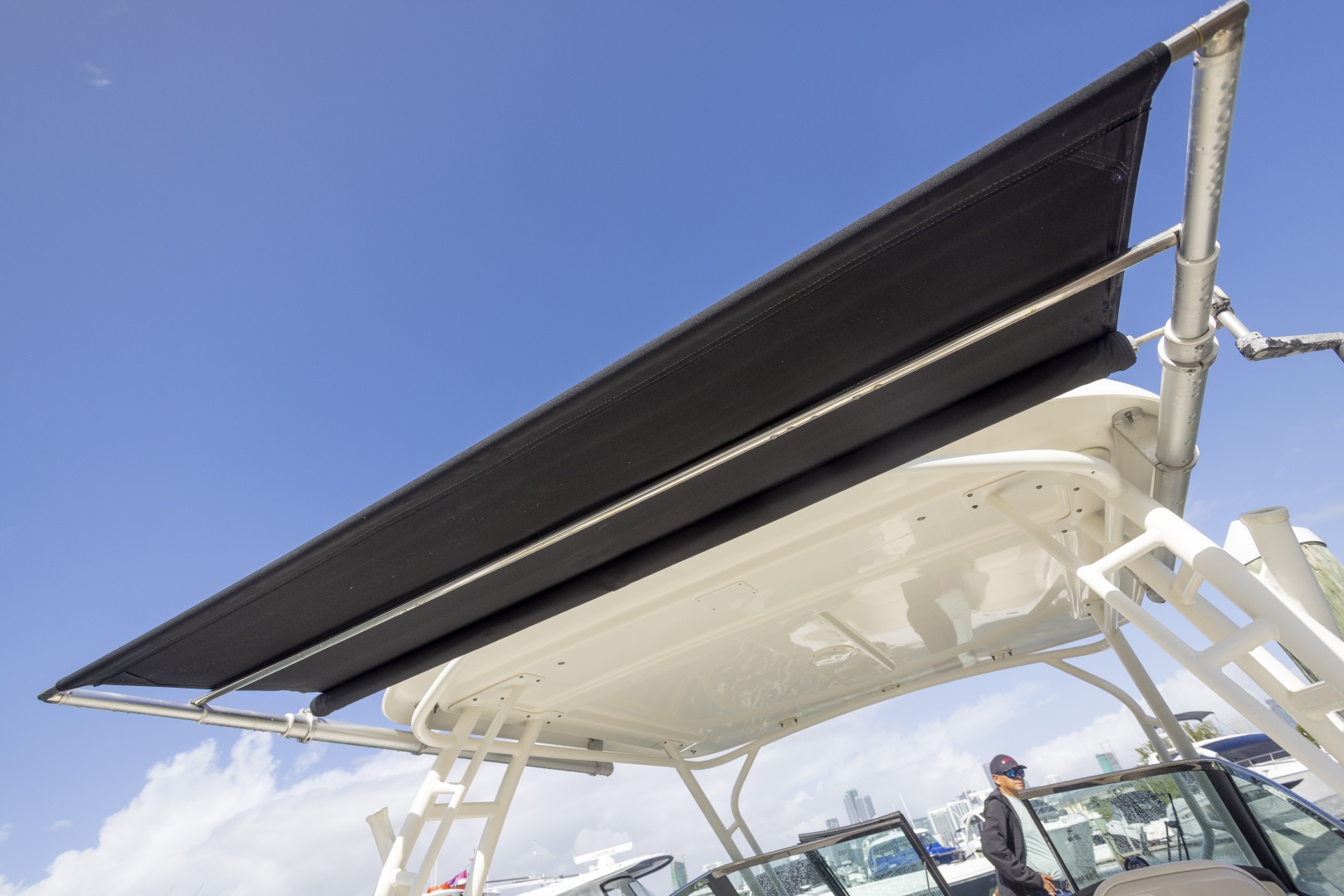 2019 Boston Whaler 270 Vantage