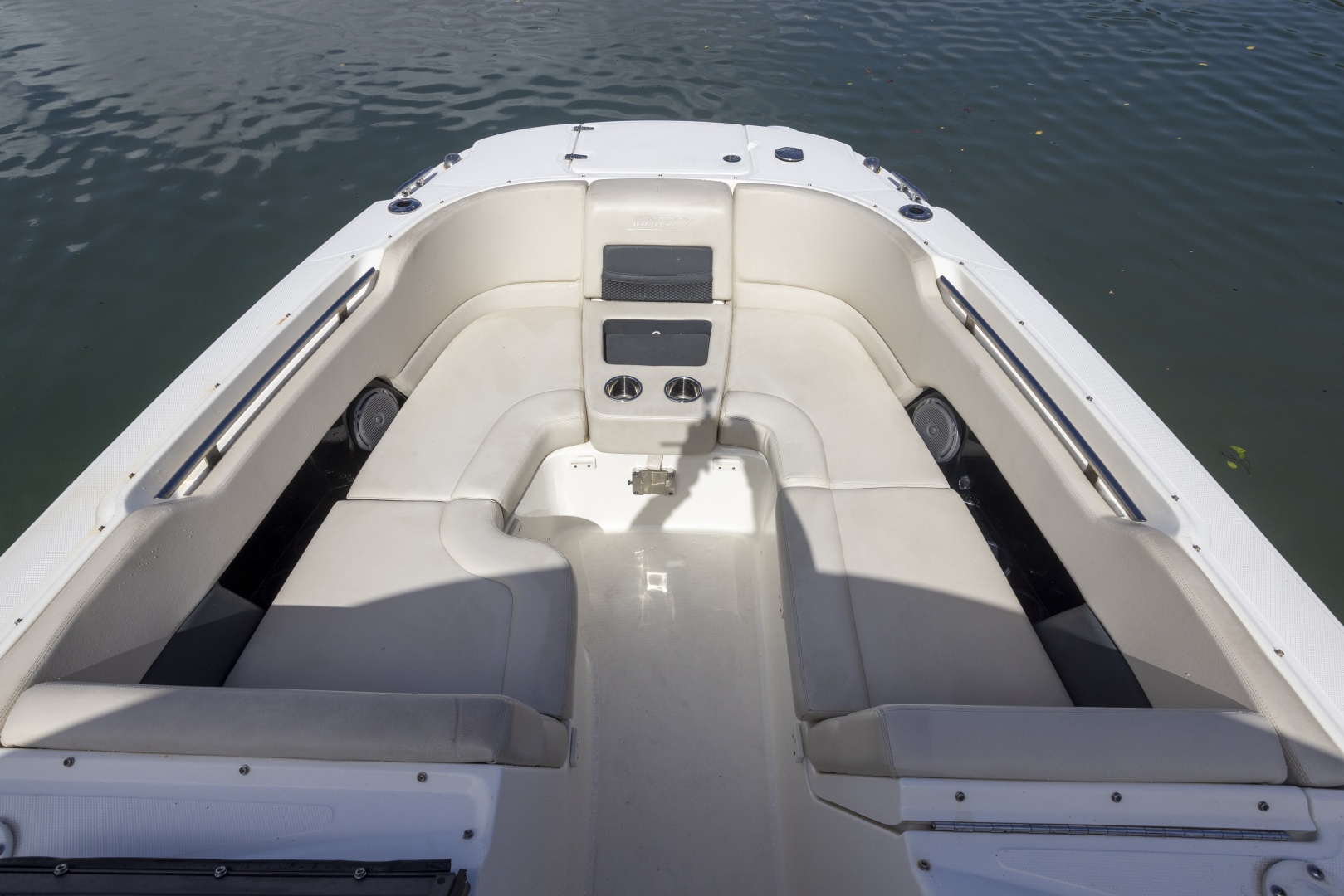 2019 Boston Whaler 270 Vantage
