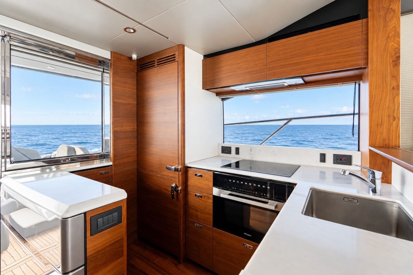 2024 Princess V60