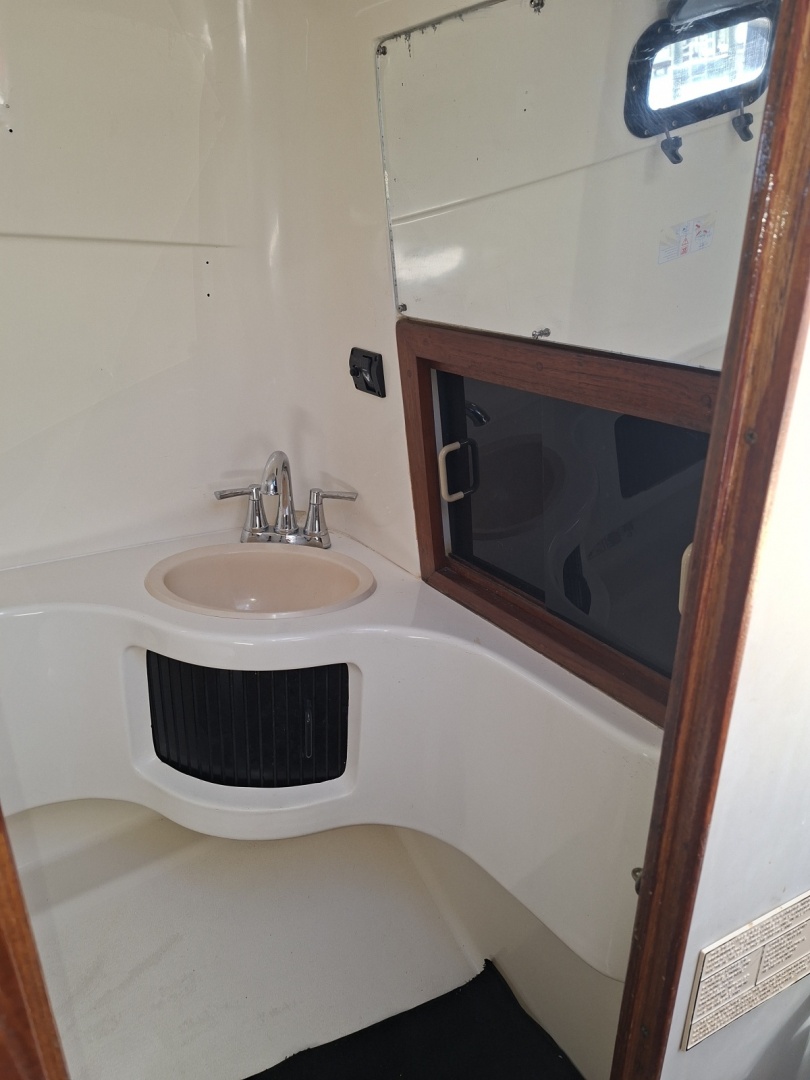 Island Girl 30ft Luhrs Yacht For Sale