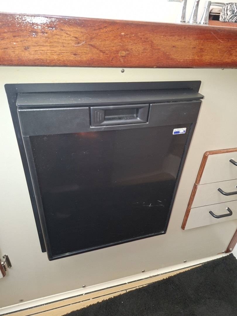 Island Girl 30ft Luhrs Yacht For Sale