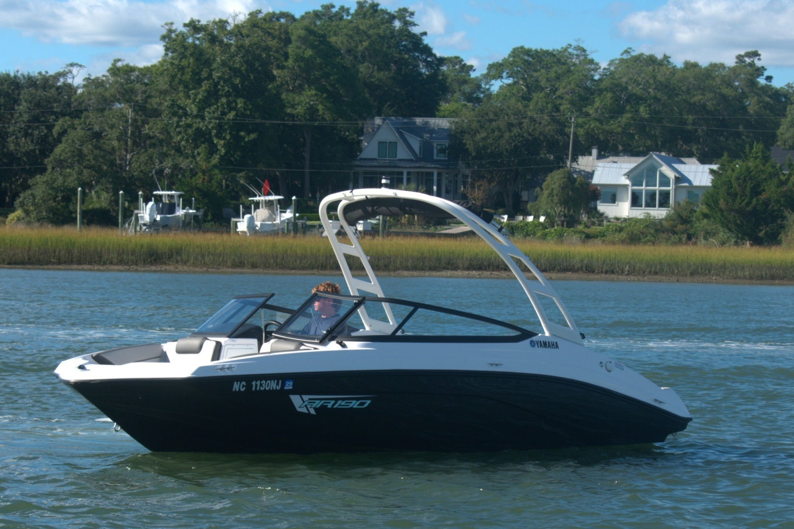 2025 Yamaha Boats AR190