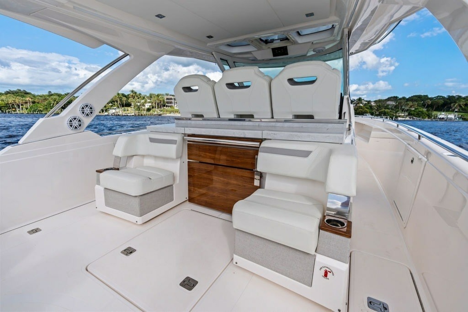 2024 Tiara Yachts 38 LS