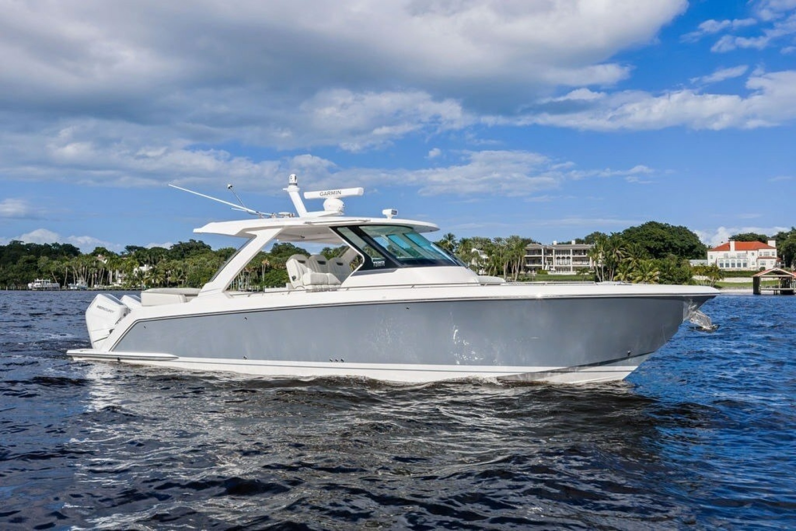 2024 Tiara Yachts 38 LS