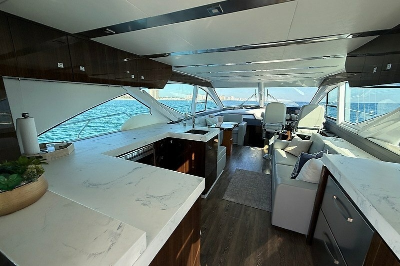 2023 Cruisers Yachts 60 Fly