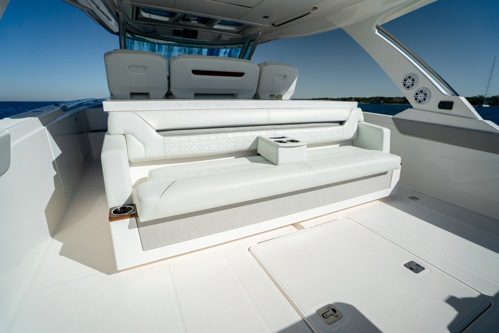2023 Tiara Yachts 43 LS