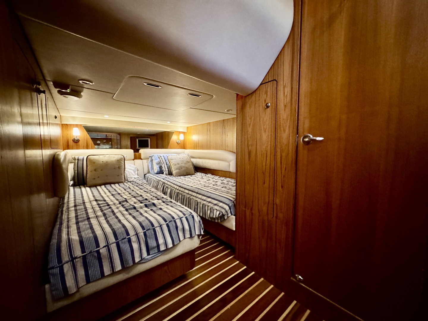 2006 Tiara Yachts 4300 Sovran
