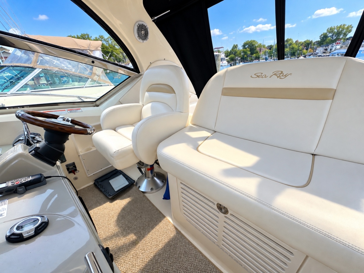 2010 Sea Ray 390 Sundancer