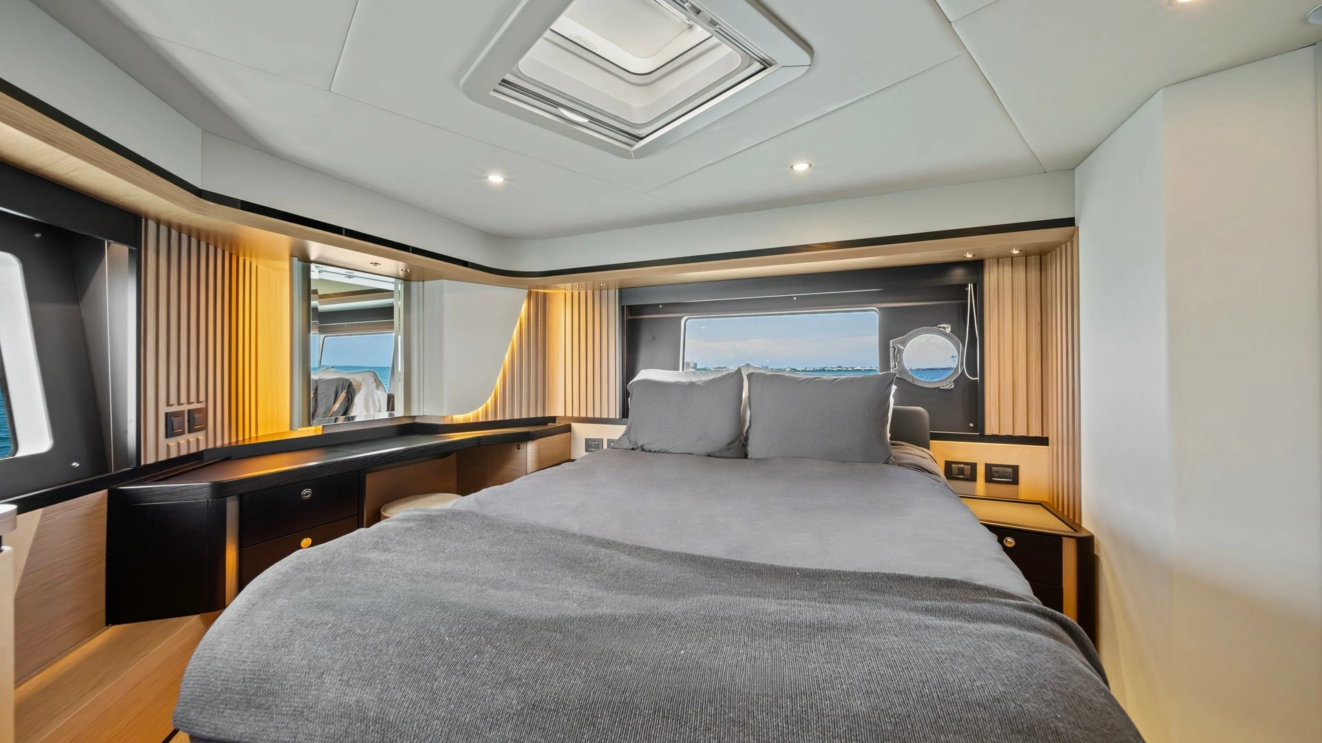 Absolute Navetta 58 Yacht For Sale
