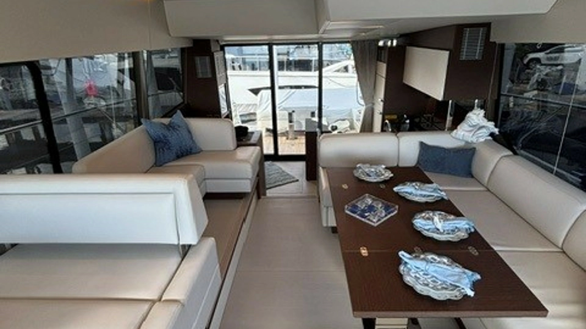 Prestige 520 Flybridge Yacht For Sale
