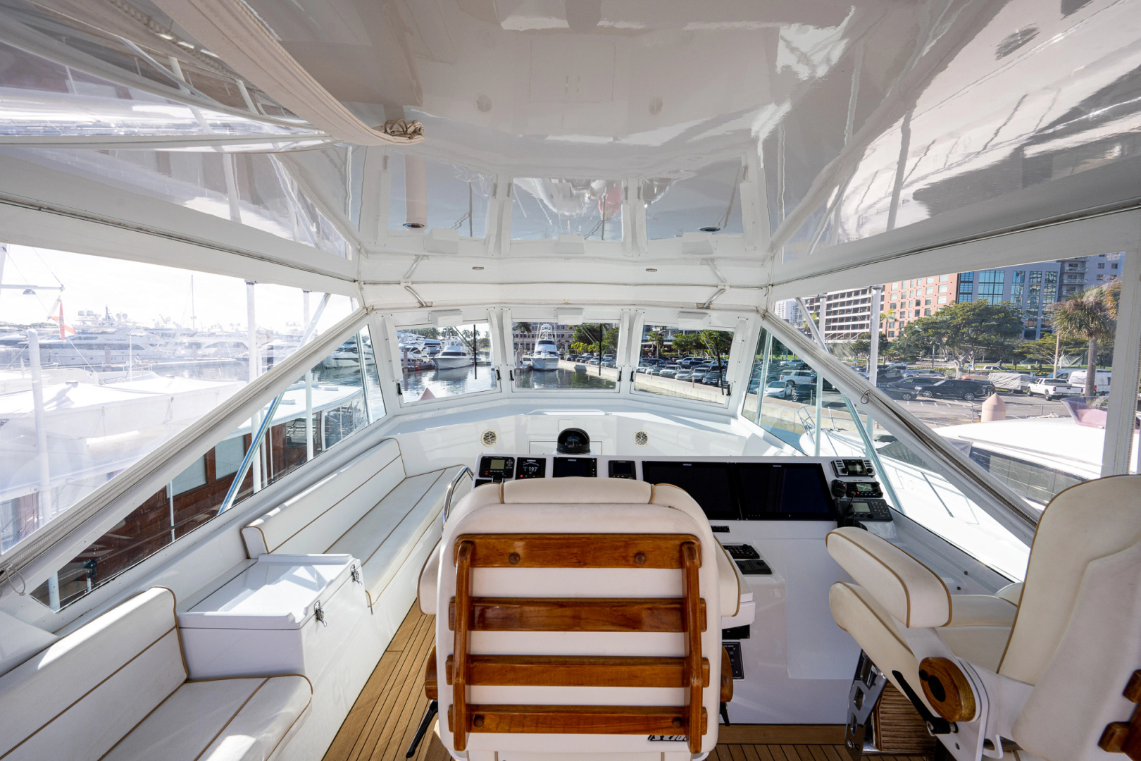 ENCHANTRESS 65ft Hatteras Yacht For Sale
