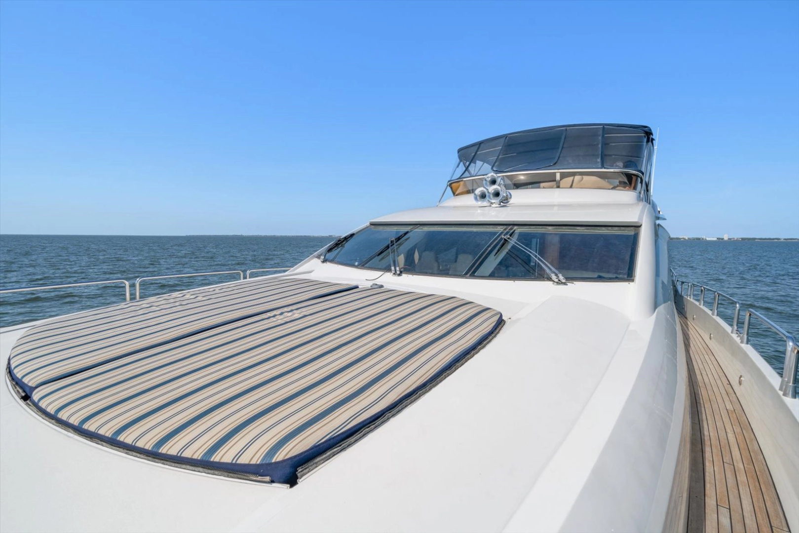 VANGUARD 82ft Sunseeker Yacht For Sale