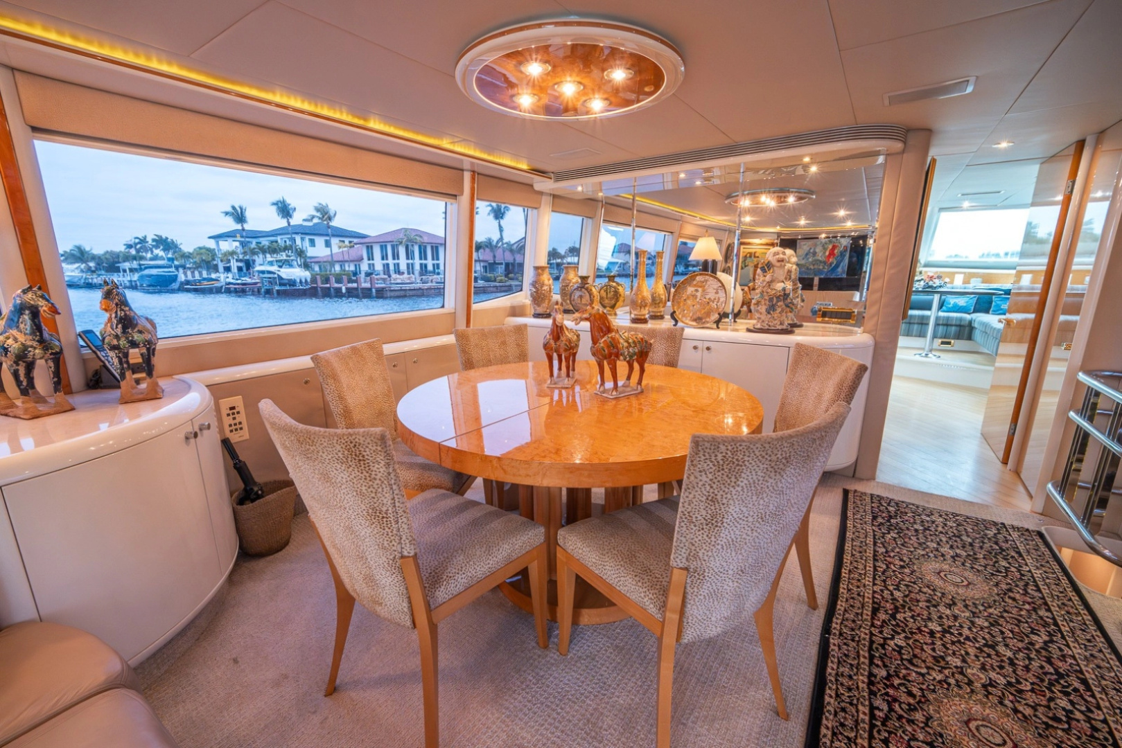 2000 Lazzara Yachts Skylounge