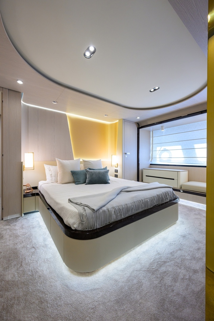 DT78 78ft Azimut Yacht For Sale
