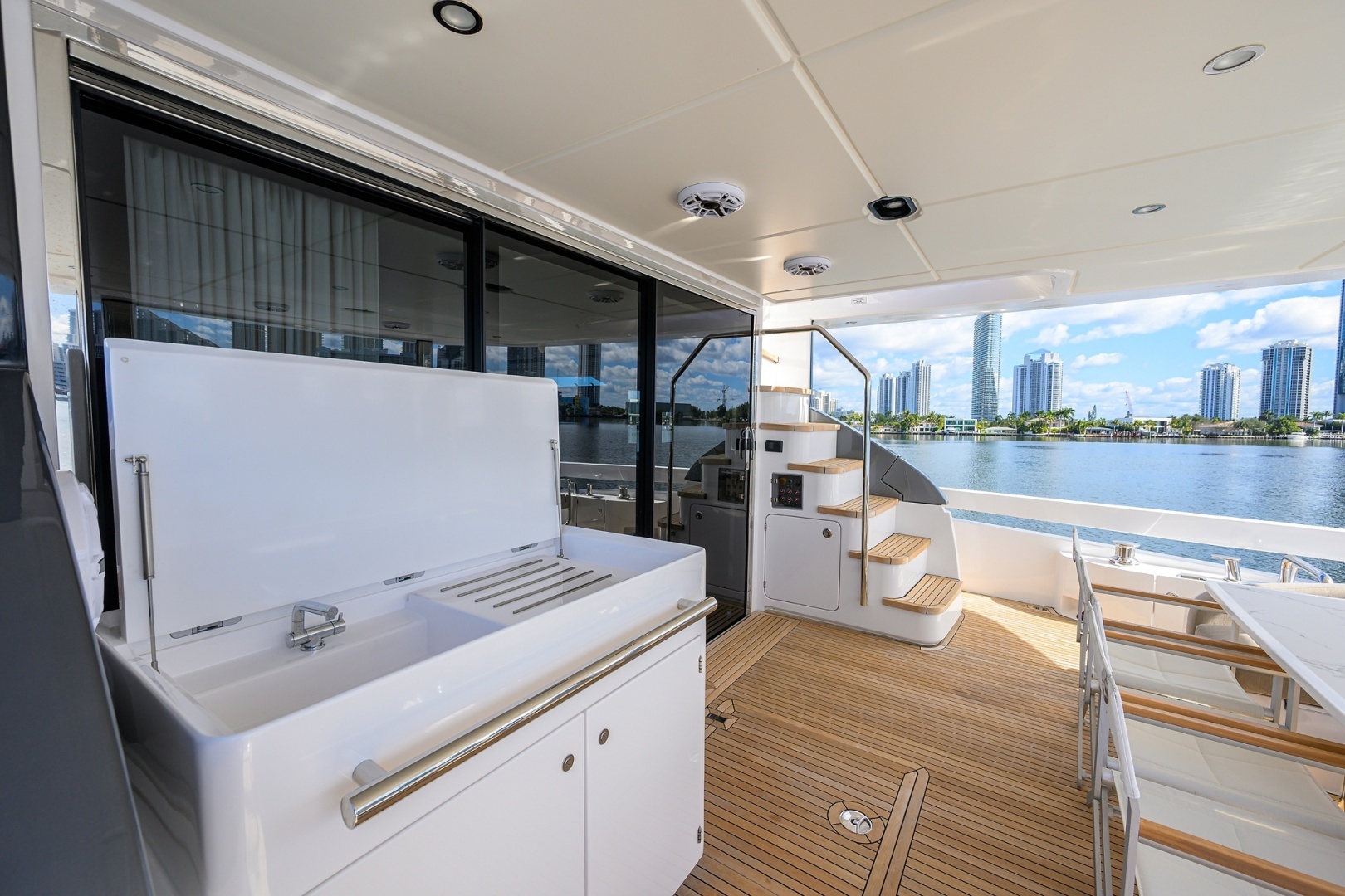 DT78 78ft Azimut Yacht For Sale