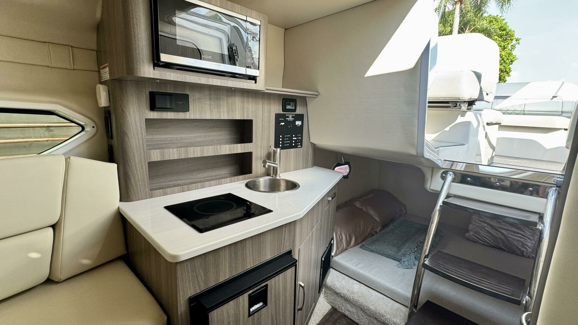 26ft Regal Yacht For Sale