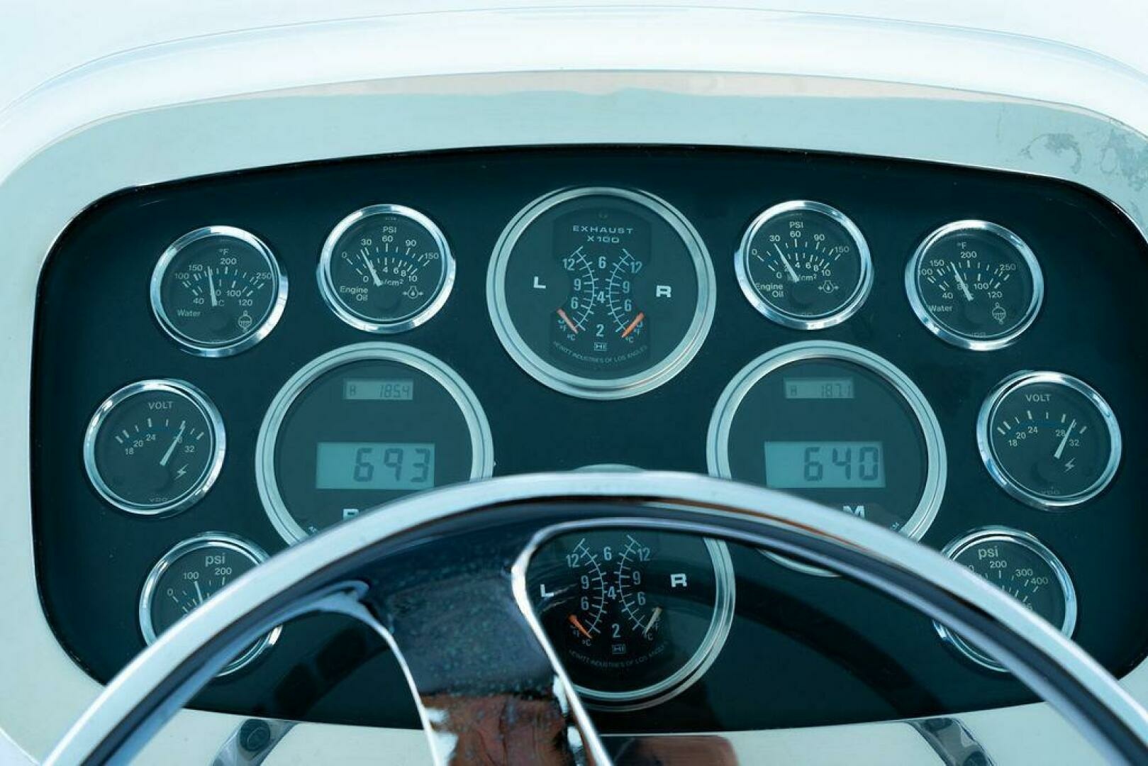 1999 Viking 55 Convertible