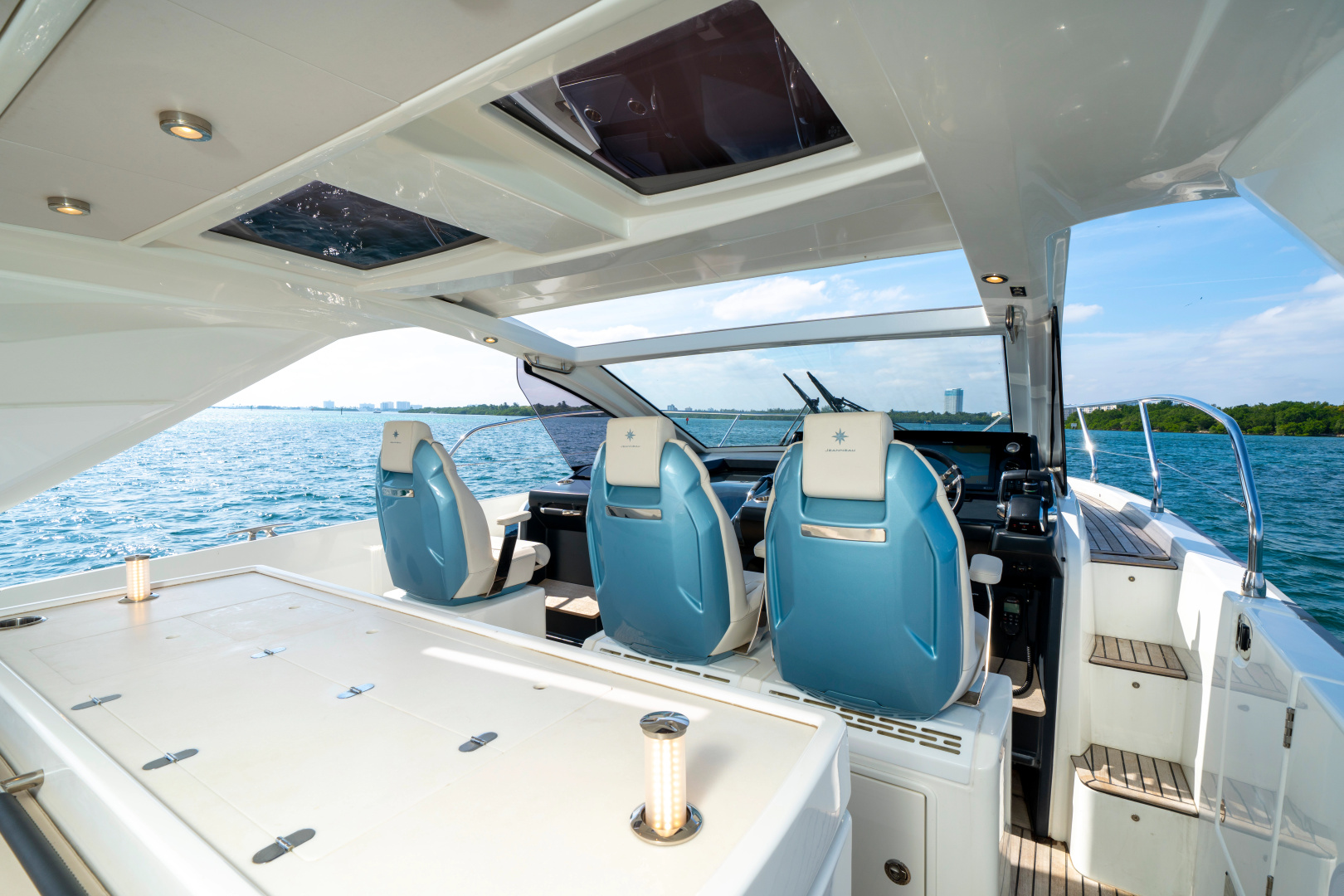 43ft Jeanneau Yacht For Sale