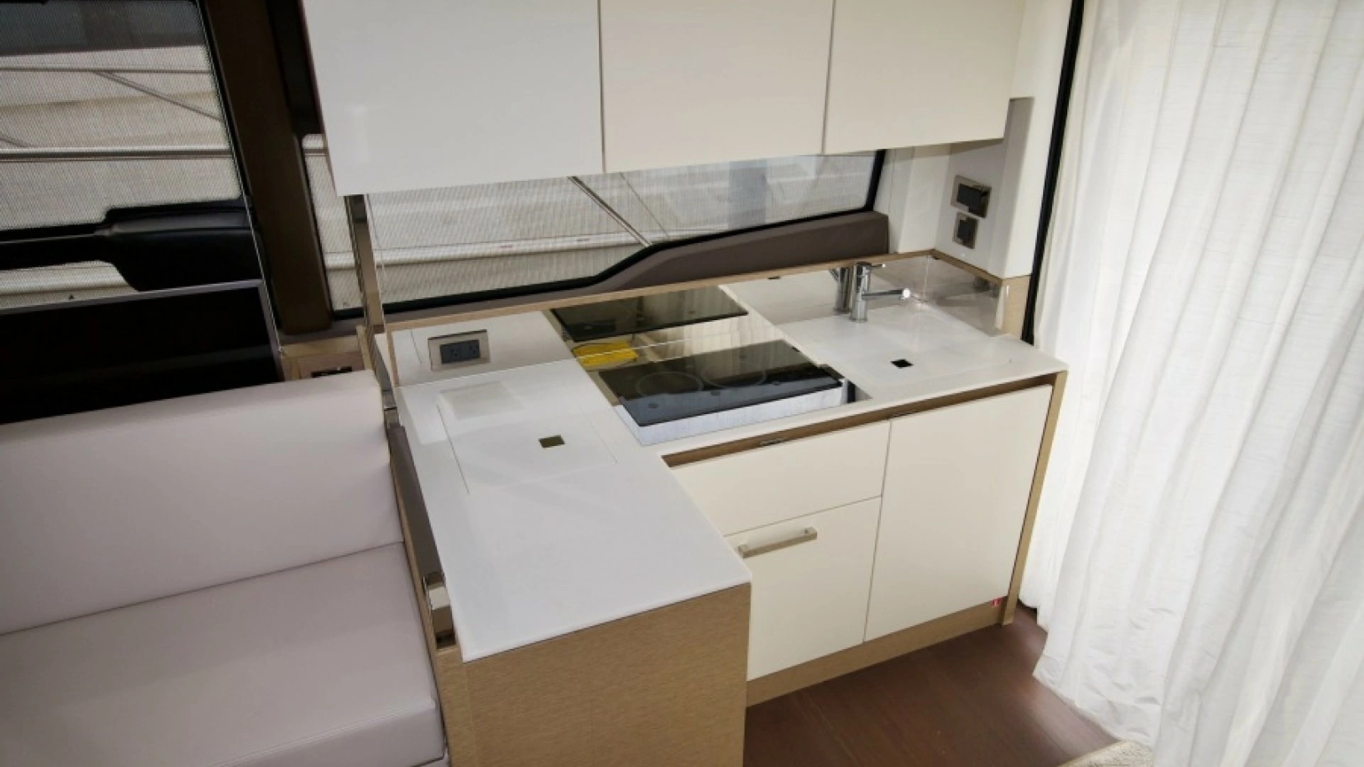 Prestige 460 Yacht For Sale