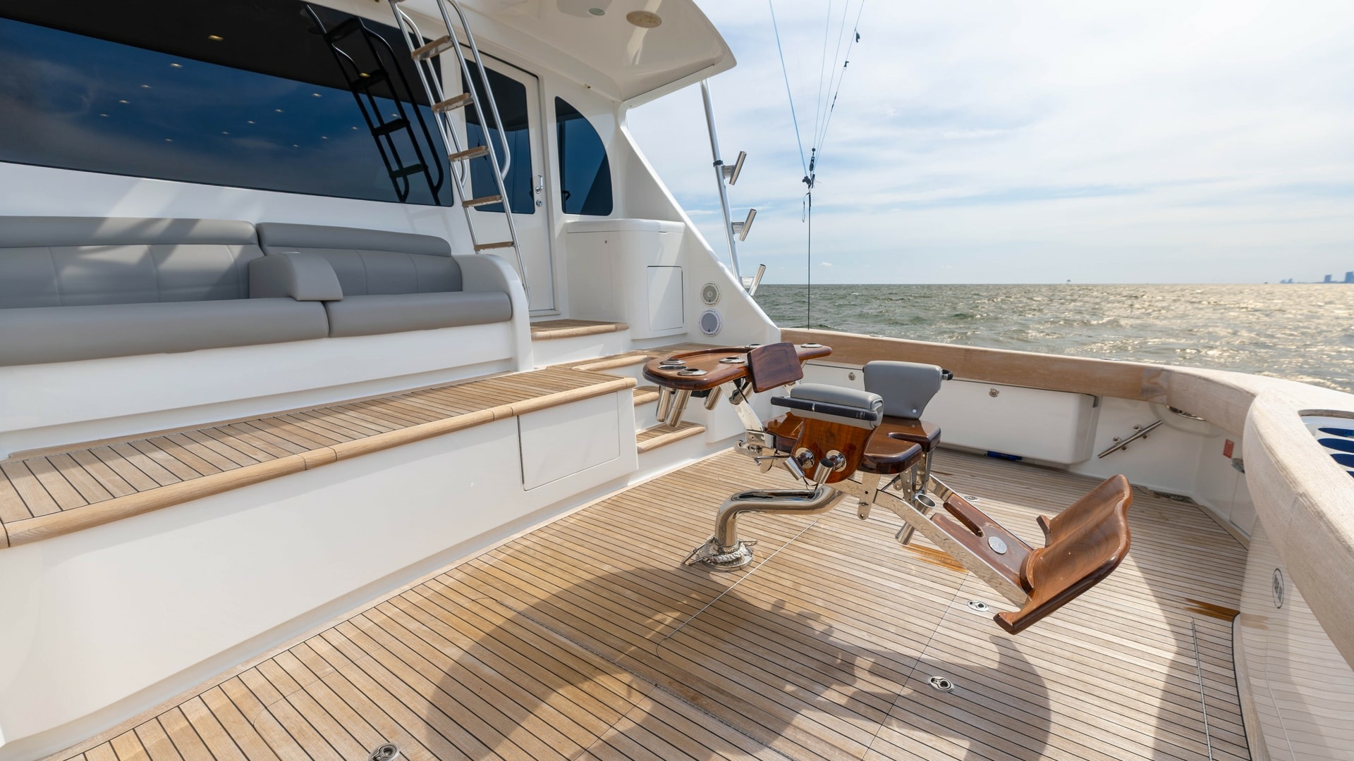 Spacious Aft Deck with Fighting Chair