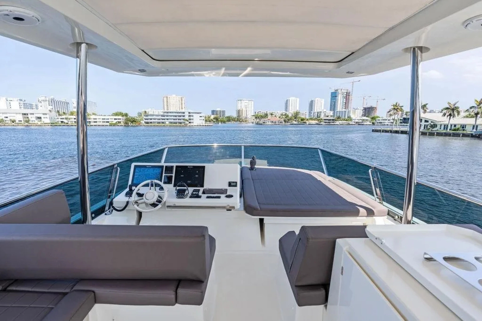 Prestige 680 Yacht For Sale