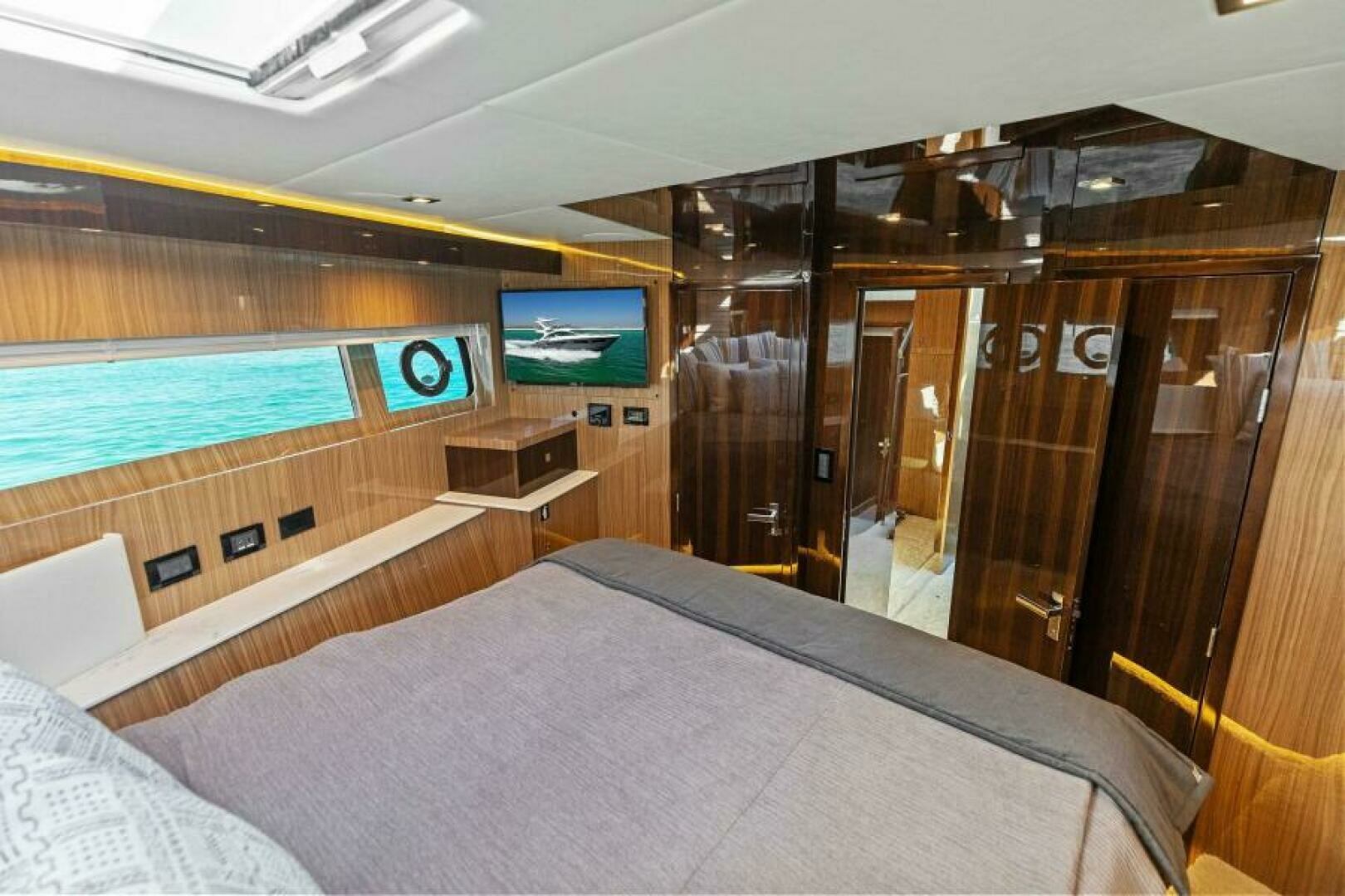 Miss Tracy Lane 60ft Cruisers Yachts Yacht For Sale Miss Tracy Lane 60ft Cruisers Yachts Yacht For Sale