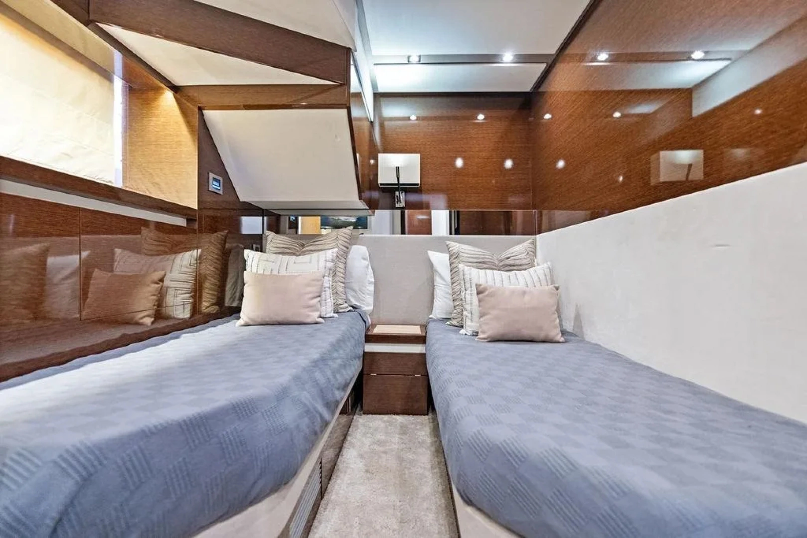 Prestige 680 Yacht For Sale