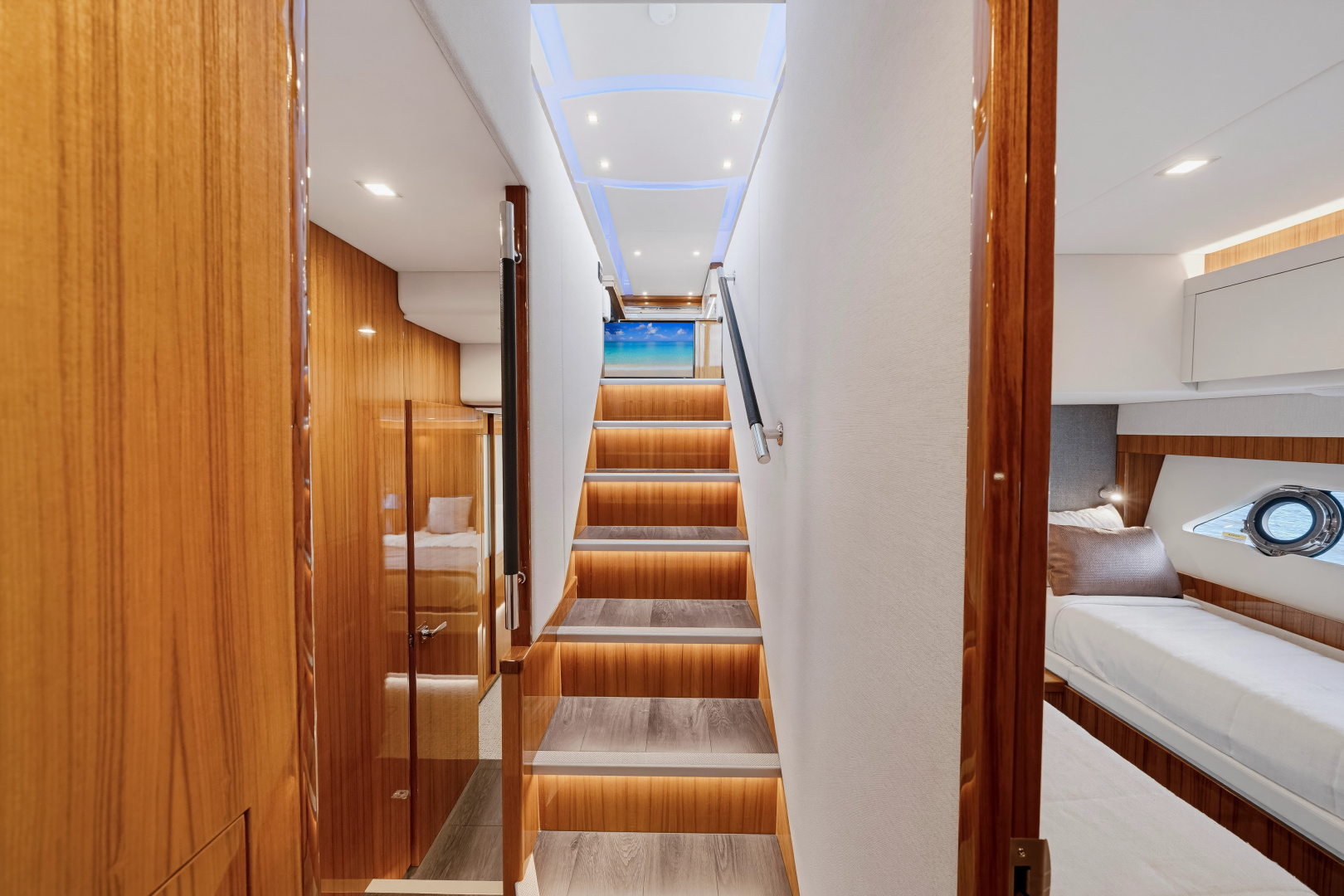 ZERO GRAVITY 72ft Riviera Yacht For Sale ZERO GRAVITY 72ft Riviera Yacht For Sale