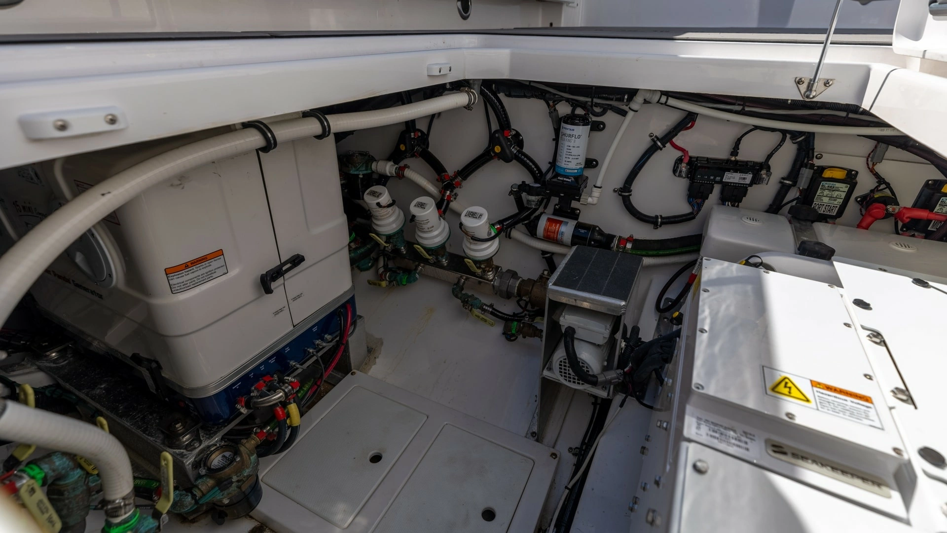 Everglades 455 Center Console Yacht For Sale